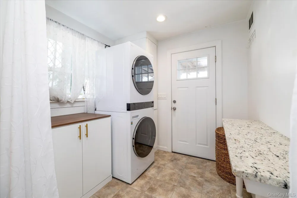59 Kildare Road Island Park, NY 11558