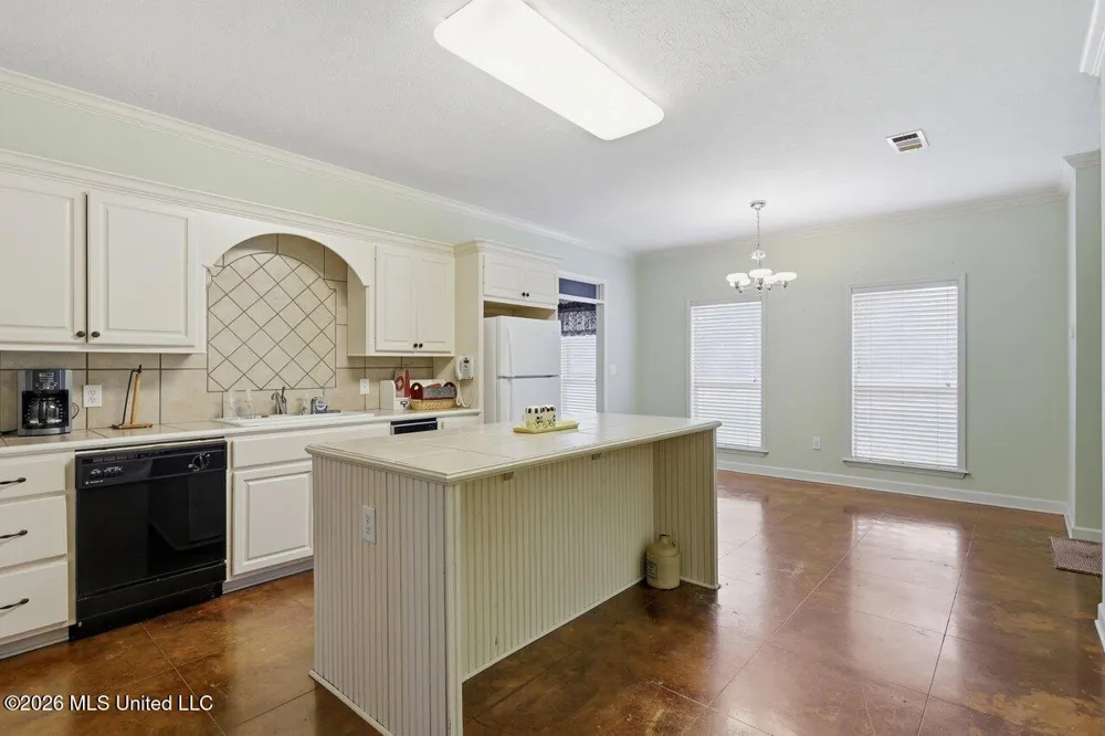 2265 Jack Johnson Road Terry, MS 39170
