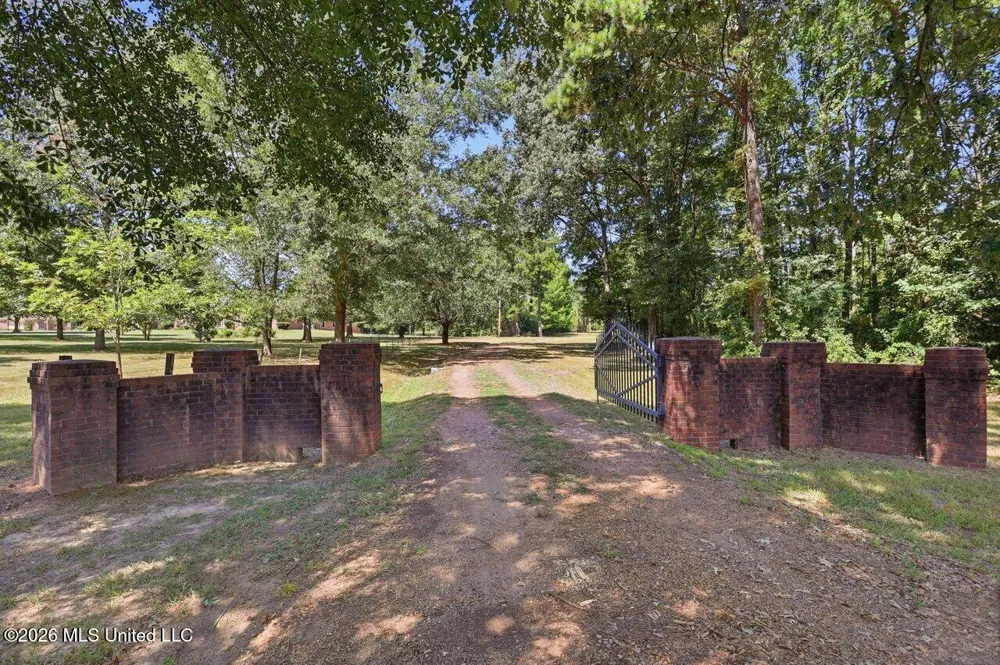 2265 Jack Johnson Road Terry, MS 39170
