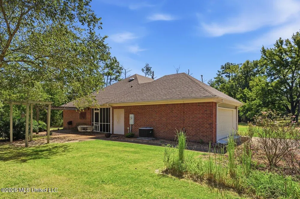 2265 Jack Johnson Road Terry, MS 39170