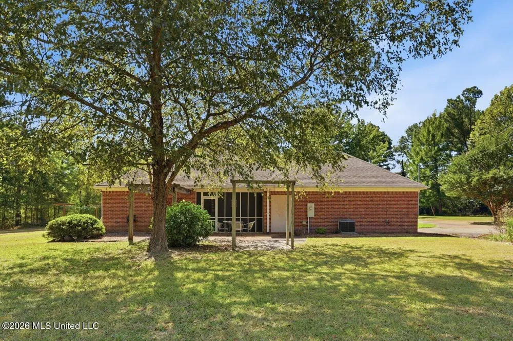 2265 Jack Johnson Road Terry, MS 39170