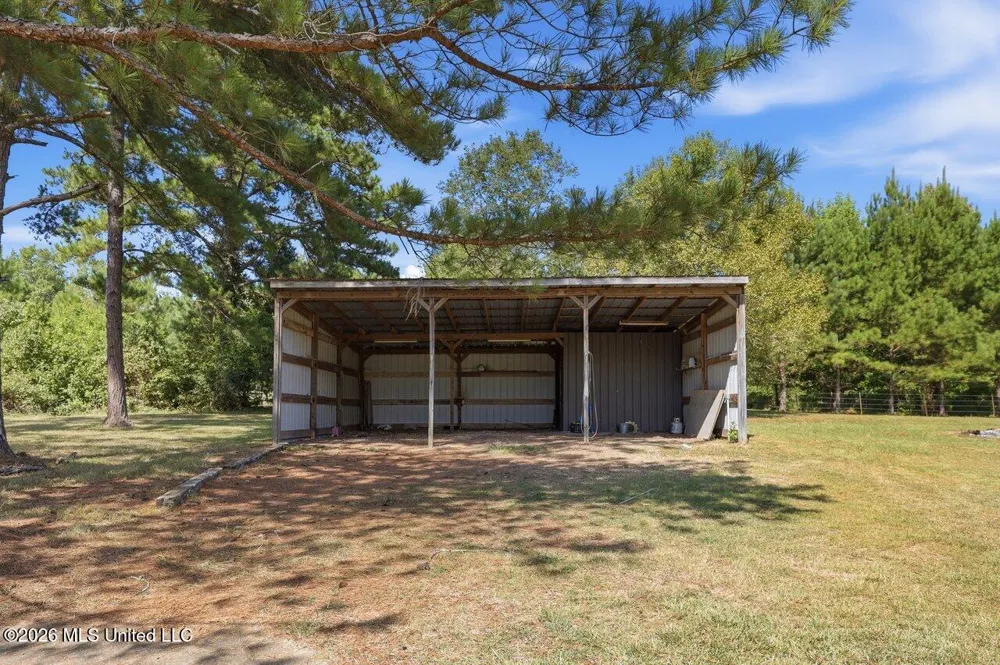 2265 Jack Johnson Road Terry, MS 39170