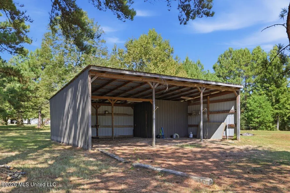 2265 Jack Johnson Road Terry, MS 39170