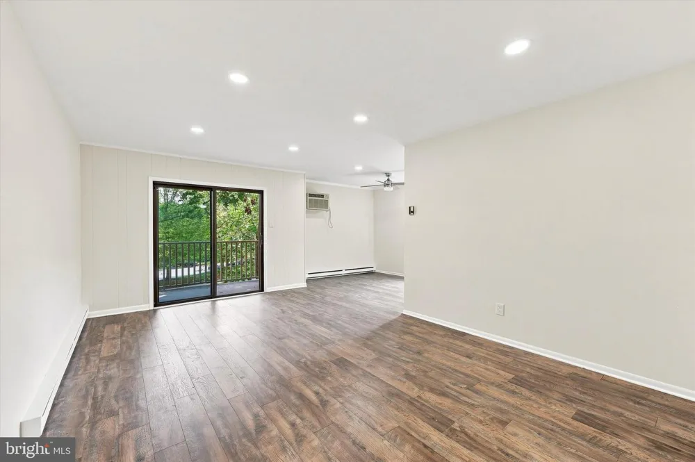 100 CAMPBELL CIRCLE #D-33 Downingtown, PA 19335