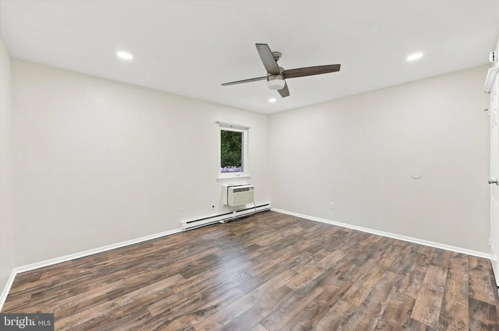 100 CAMPBELL CIRCLE #D-33 Downingtown, PA 19335