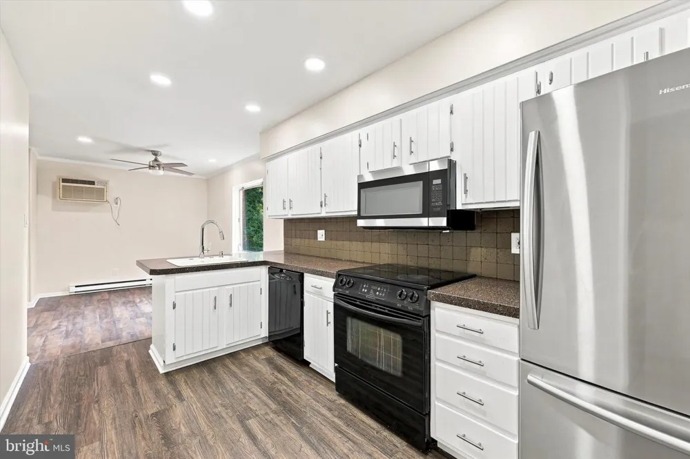 100 CAMPBELL CIRCLE #D-33 Downingtown, PA 19335