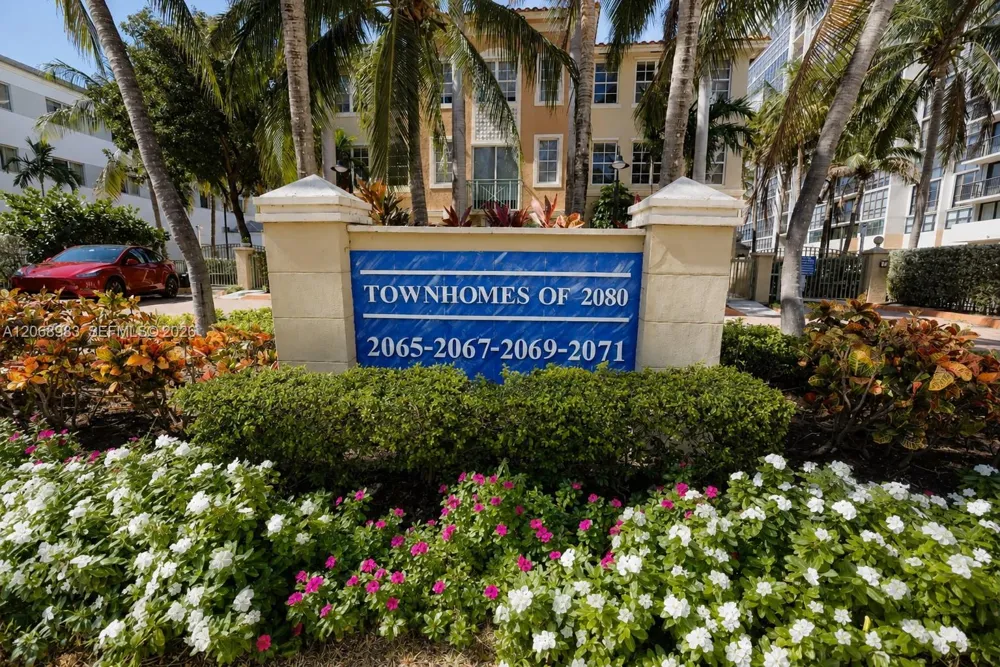 2069 S Ocean Dr #TH18 Hallandale Beach, FL 33009
