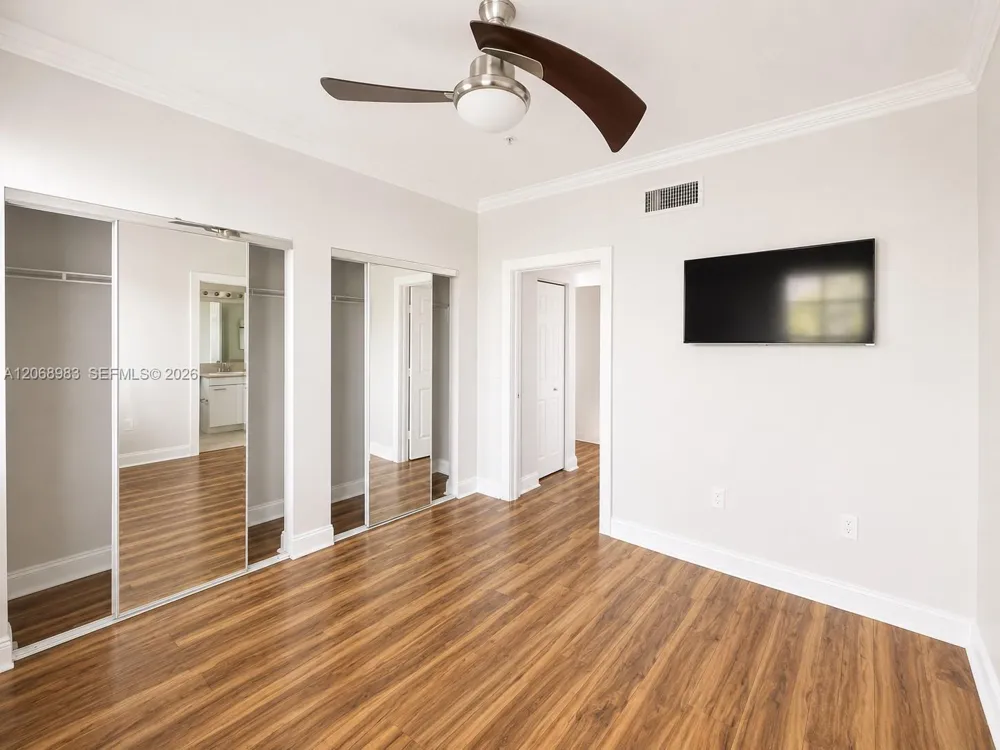 2069 S Ocean Dr #TH18 Hallandale Beach, FL 33009