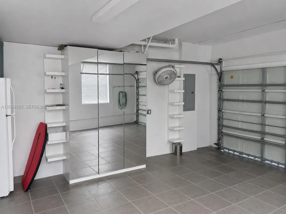 2069 S Ocean Dr #TH18 Hallandale Beach, FL 33009