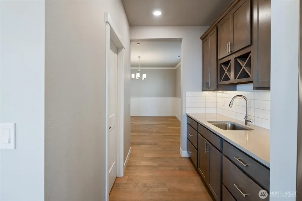 1407 Baker Heights Loop Bremerton, WA 98312