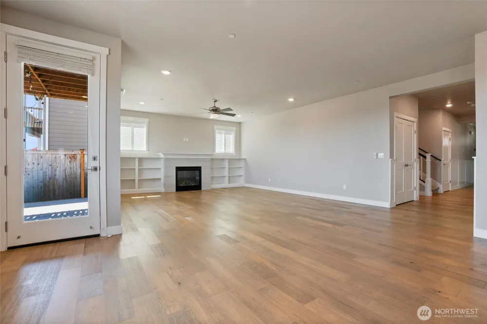 1407 Baker Heights Loop Bremerton, WA 98312