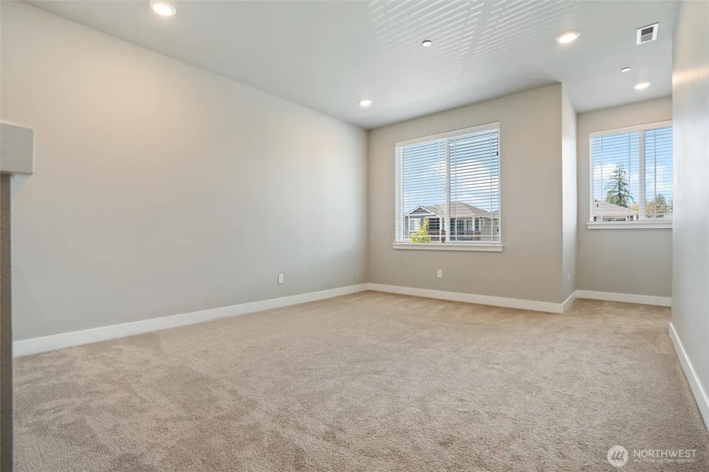 1407 Baker Heights Loop Bremerton, WA 98312