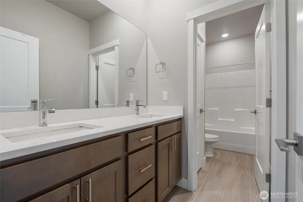 1407 Baker Heights Loop Bremerton, WA 98312