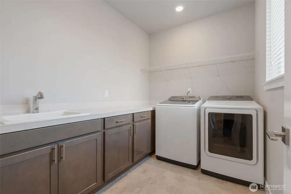1407 Baker Heights Loop Bremerton, WA 98312