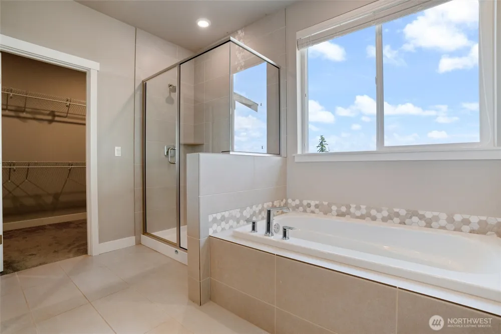 1407 Baker Heights Loop Bremerton, WA 98312