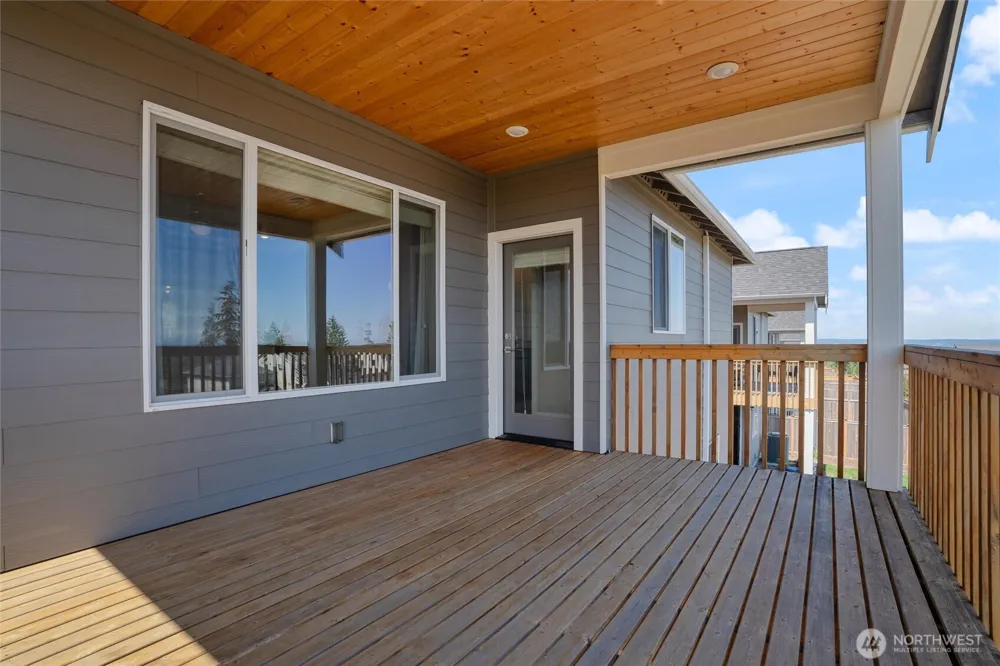 1407 Baker Heights Loop Bremerton, WA 98312