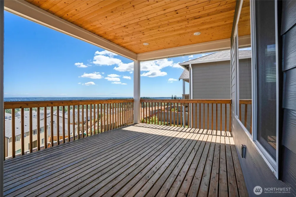 1407 Baker Heights Loop Bremerton, WA 98312