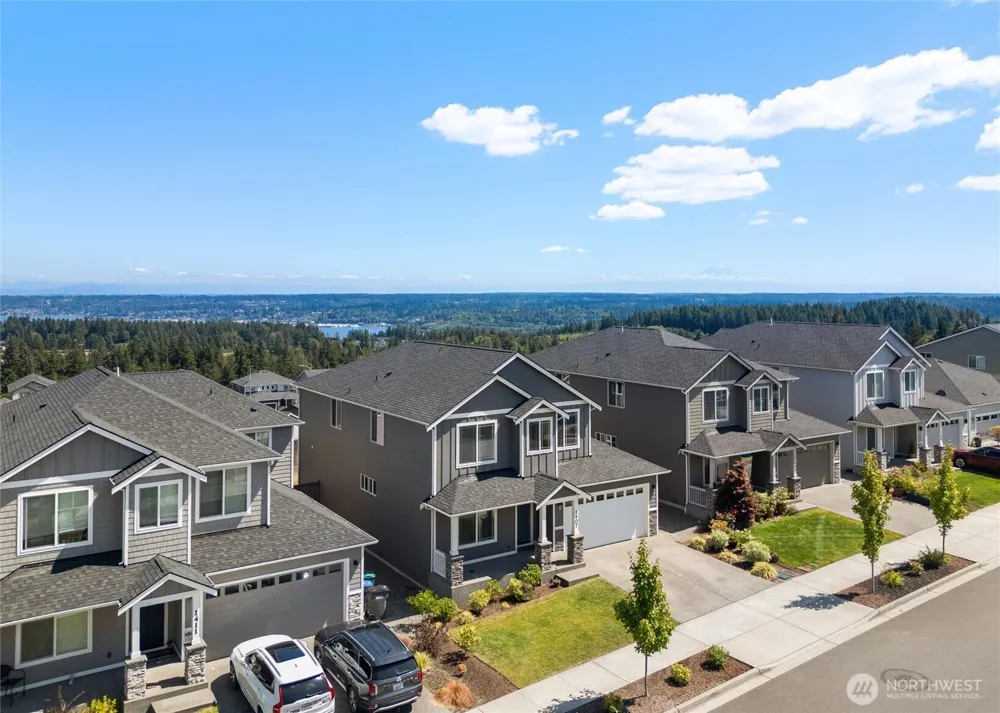 1407 Baker Heights Loop Bremerton, WA 98312