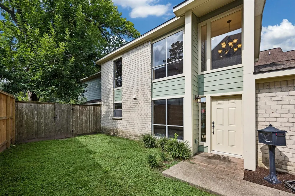 963 Althea Drive Houston, TX 77018