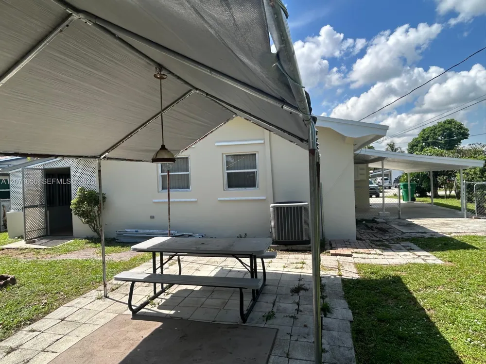 7637 Ramona St Miramar, FL 33023