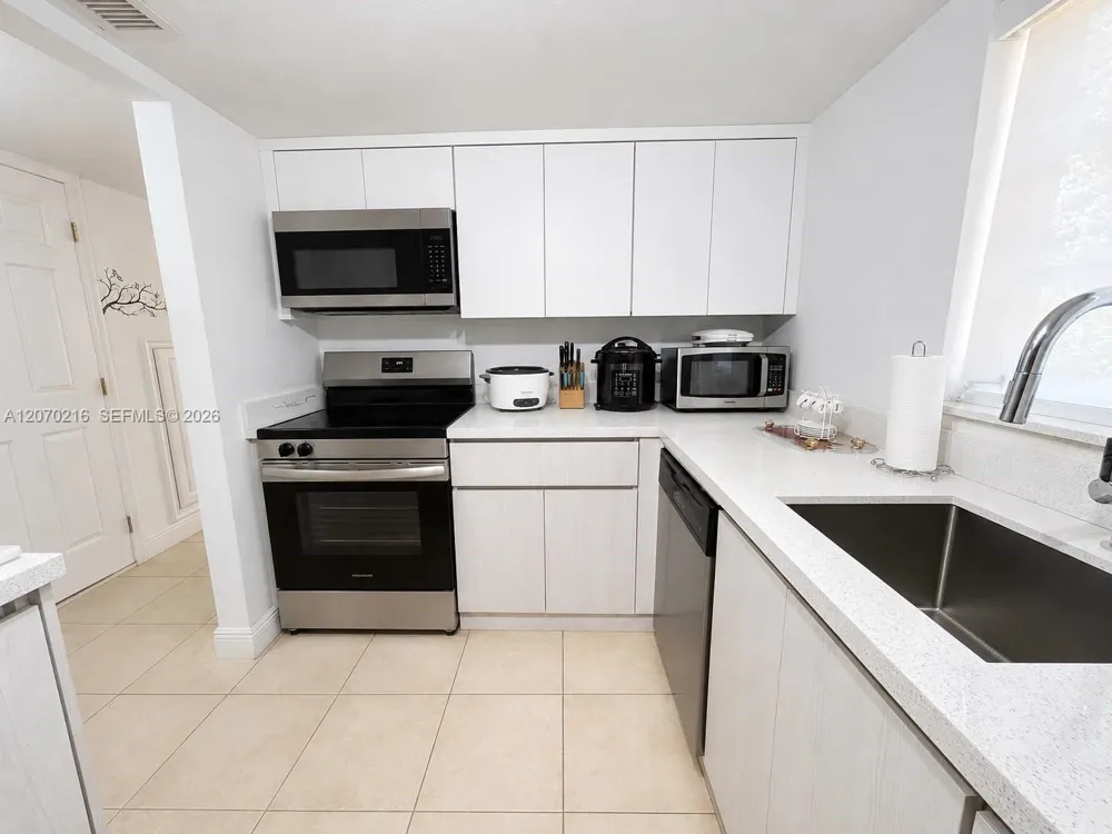 8500 SW 109th Ave #6-220 Miami, FL 33173
