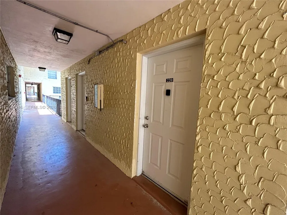 8500 SW 109th Ave #6-220 Miami, FL 33173