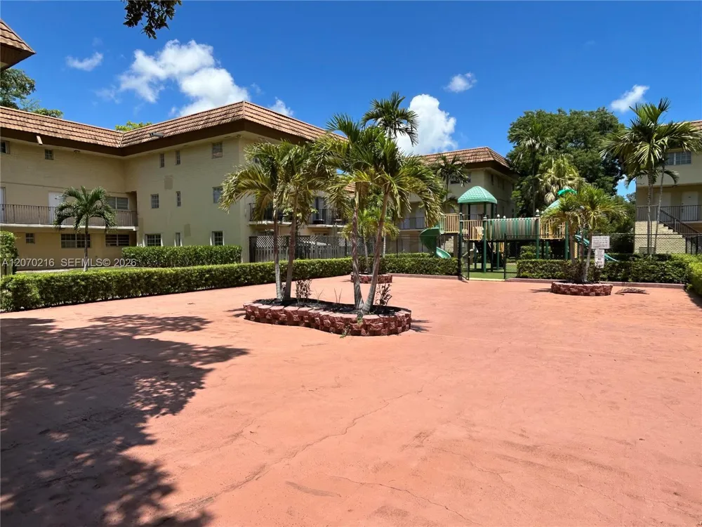 8500 SW 109th Ave #6-220 Miami, FL 33173