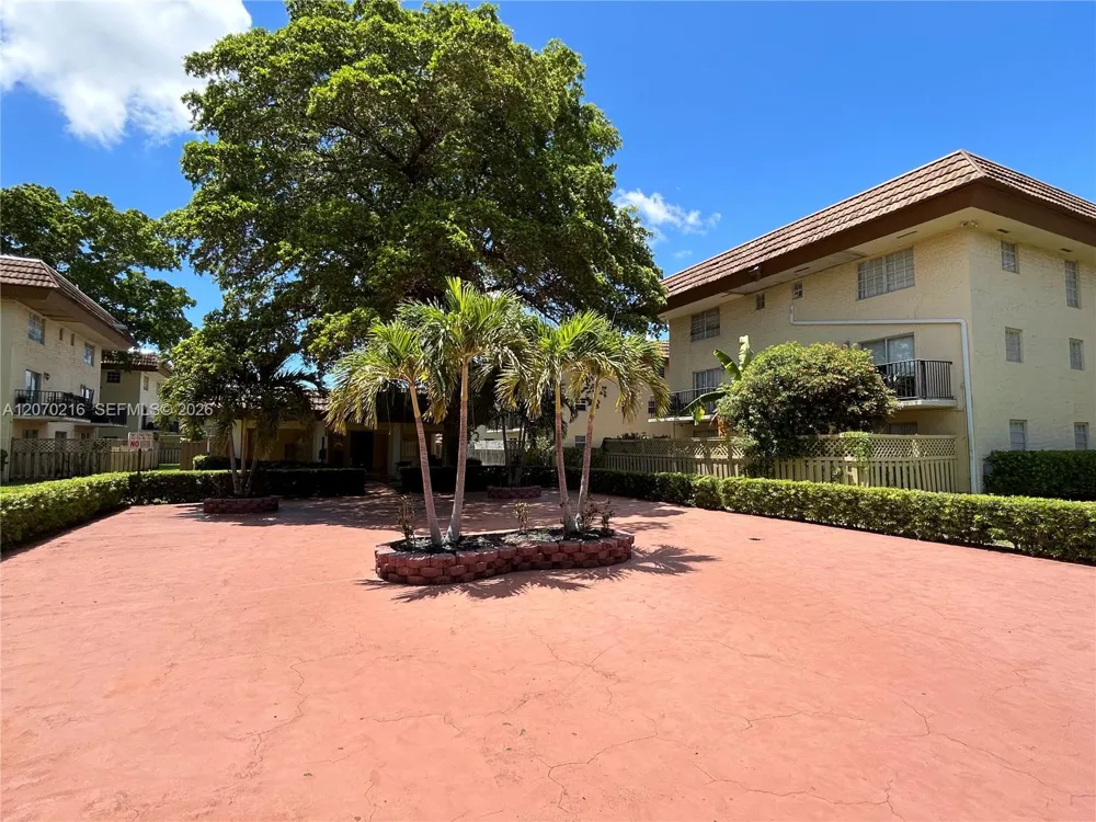 8500 SW 109th Ave #6-220 Miami, FL 33173