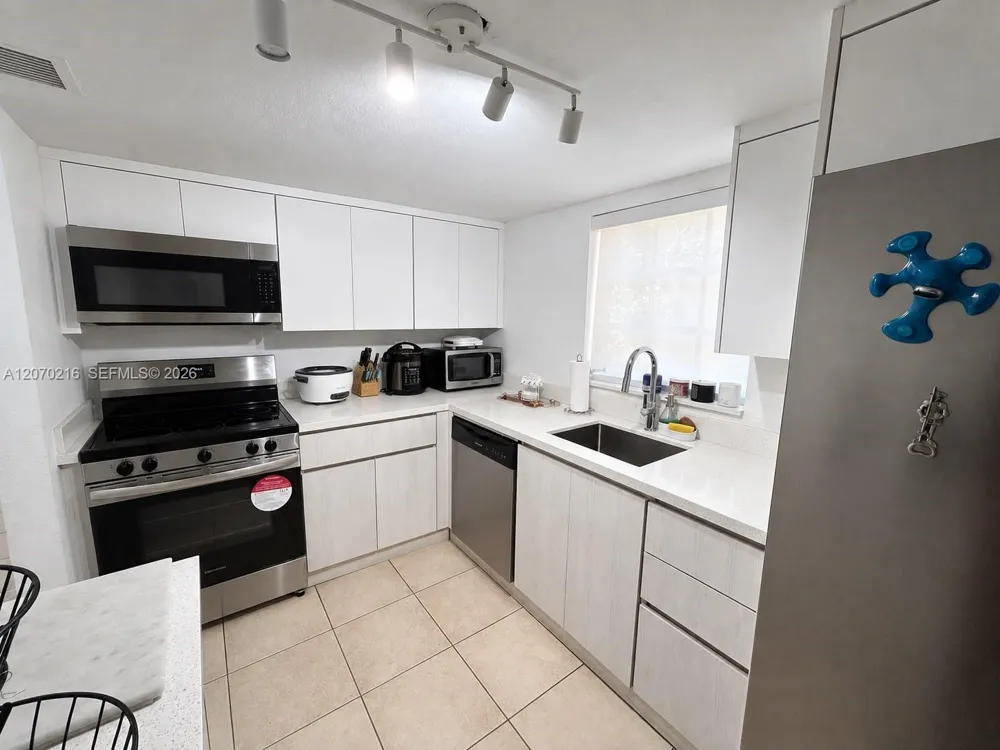 8500 SW 109th Ave #6-220 Miami, FL 33173