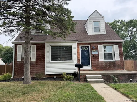 10082 Cardwell Street