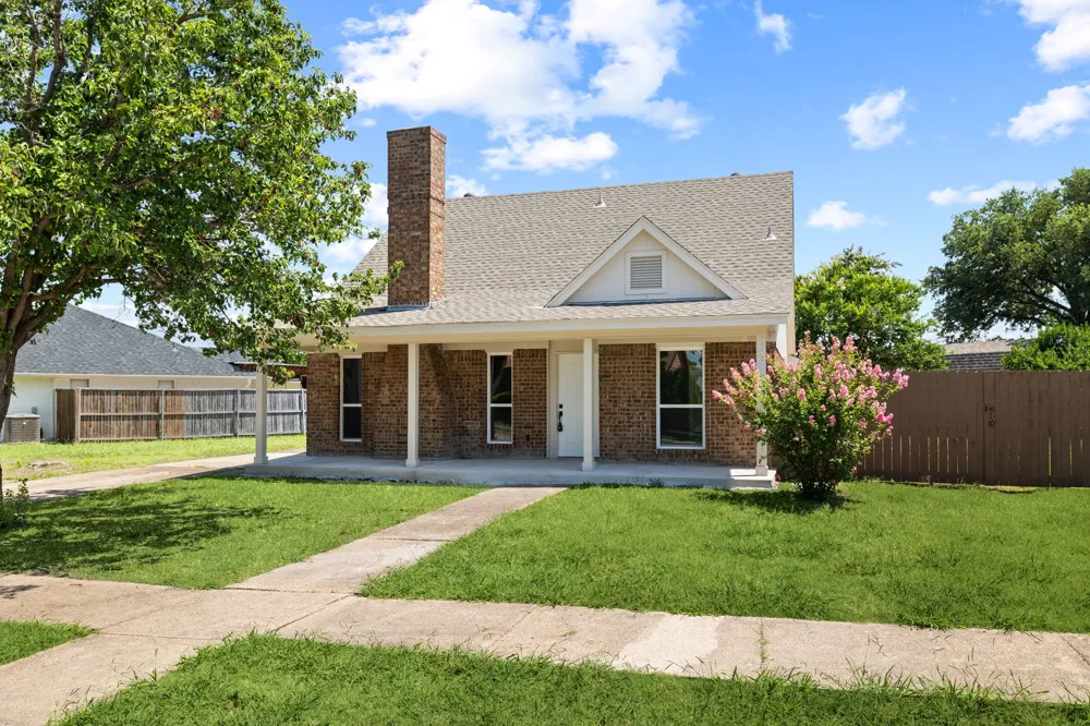 2006 Toulon Lane Carrollton, TX 75007