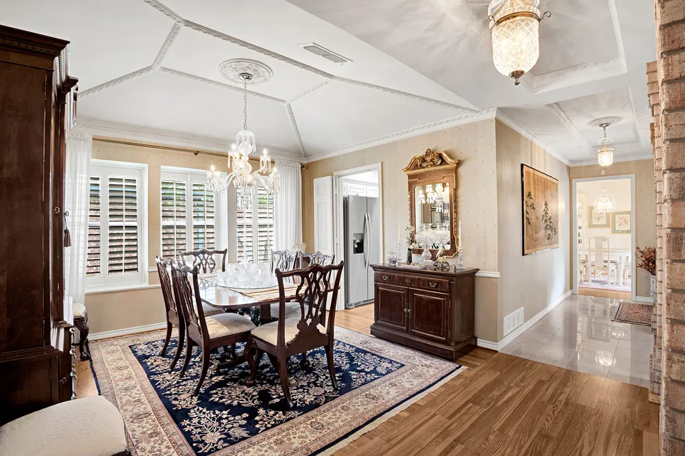 16046 Chalfont Circle Dallas, TX 75248