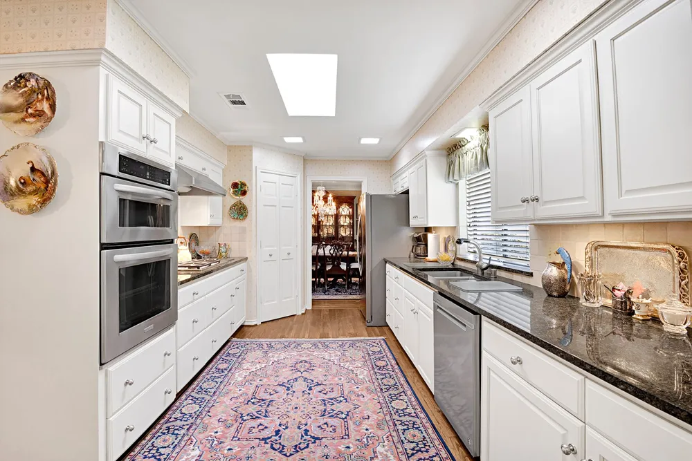 16046 Chalfont Circle Dallas, TX 75248