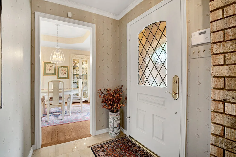 16046 Chalfont Circle Dallas, TX 75248