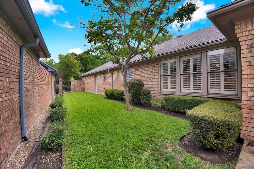 16046 Chalfont Circle Dallas, TX 75248