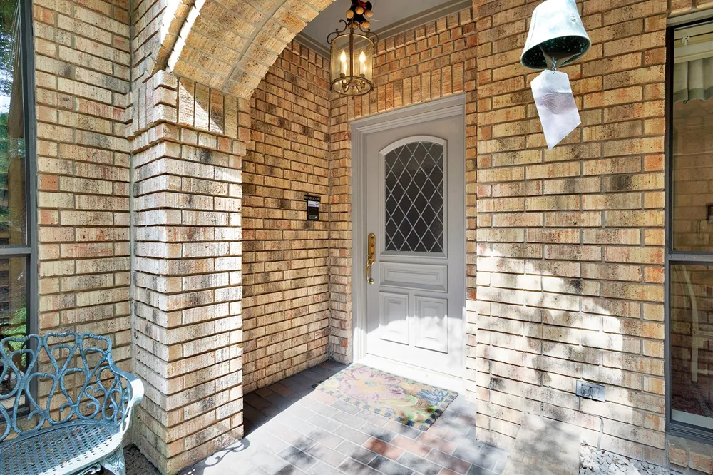 16046 Chalfont Circle Dallas, TX 75248