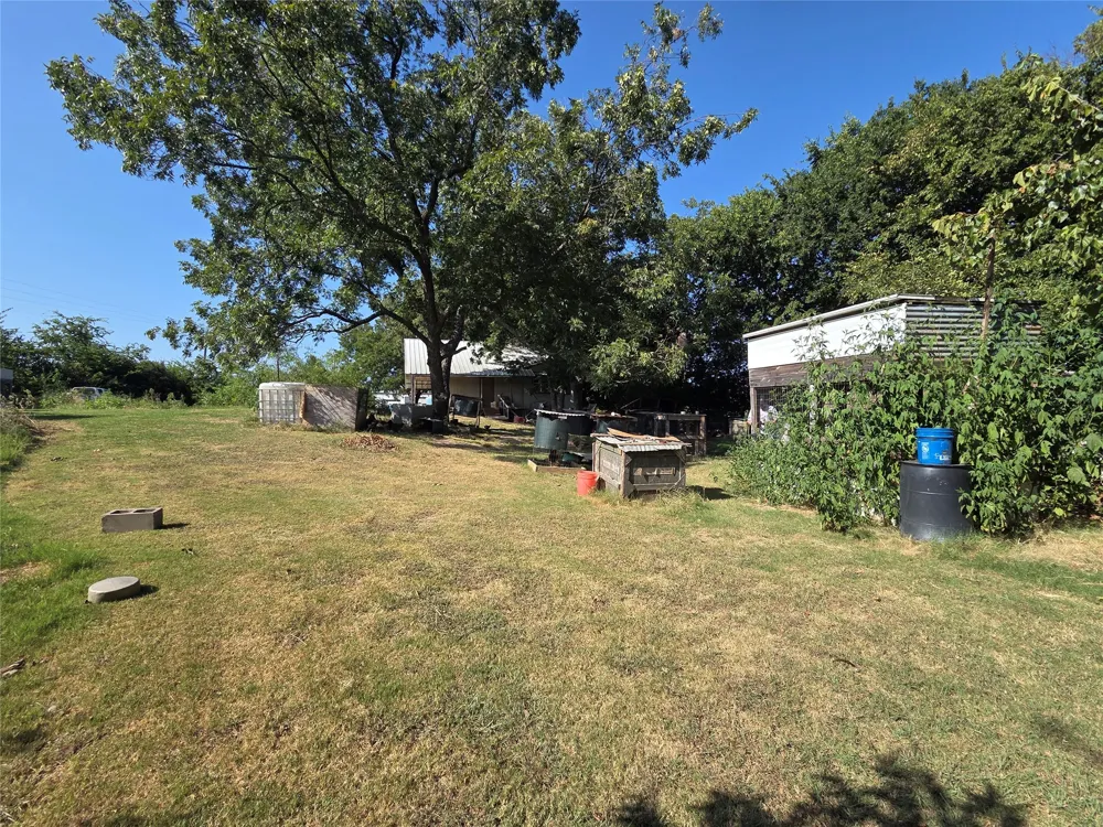 2707 S State Highway 121 Highway S Bonham, TX 75418