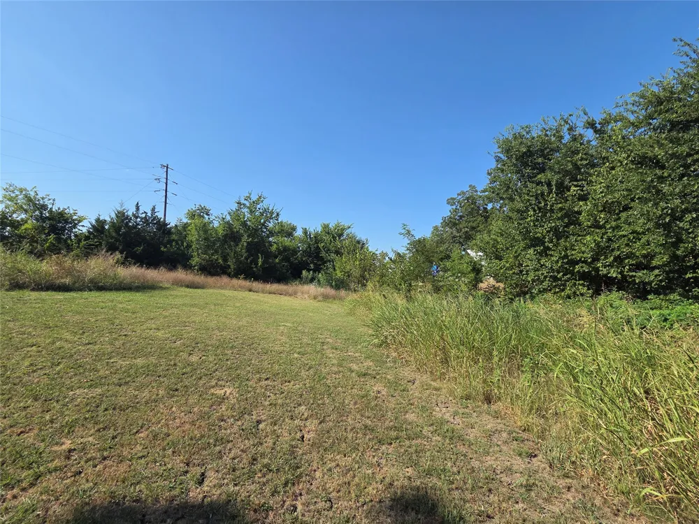 2707 S State Highway 121 Highway S Bonham, TX 75418