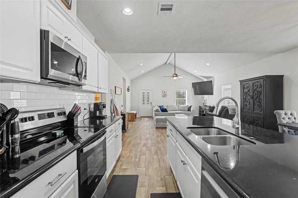 186 Village Cove Loop Livingston, TX 77351
