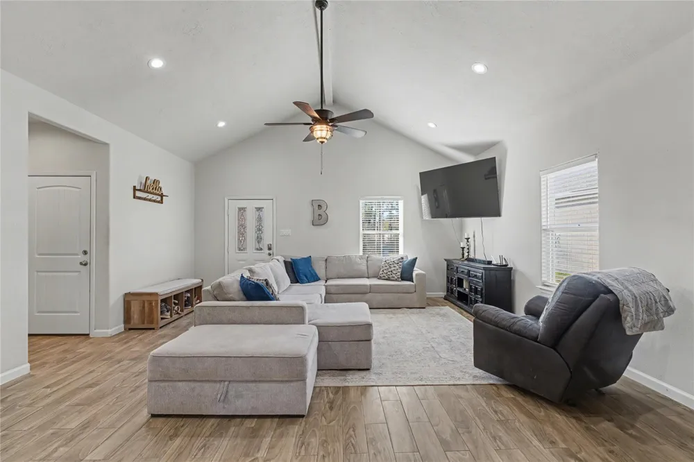 186 Village Cove Loop Livingston, TX 77351