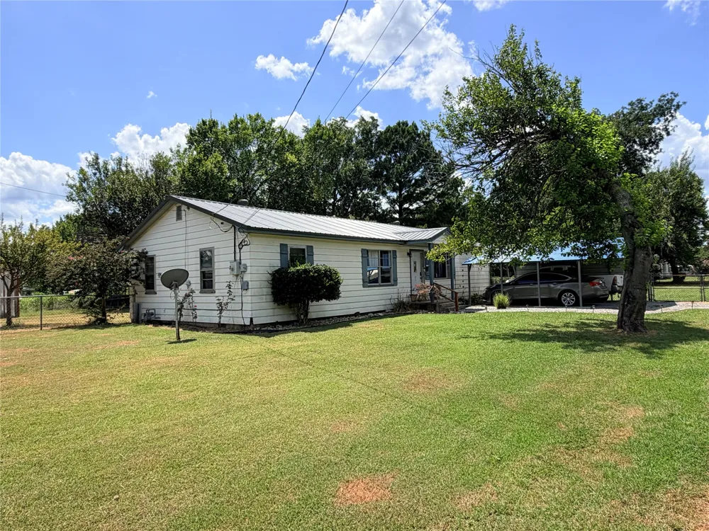 617 W 7th Street Kiowa, OK 74553