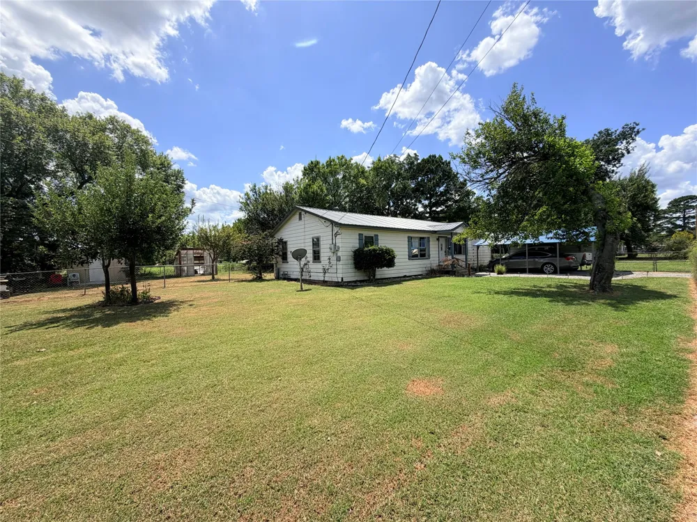 617 W 7th Street Kiowa, OK 74553