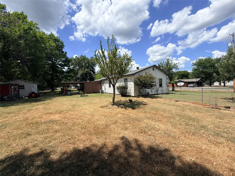 617 W 7th Street Kiowa, OK 74553