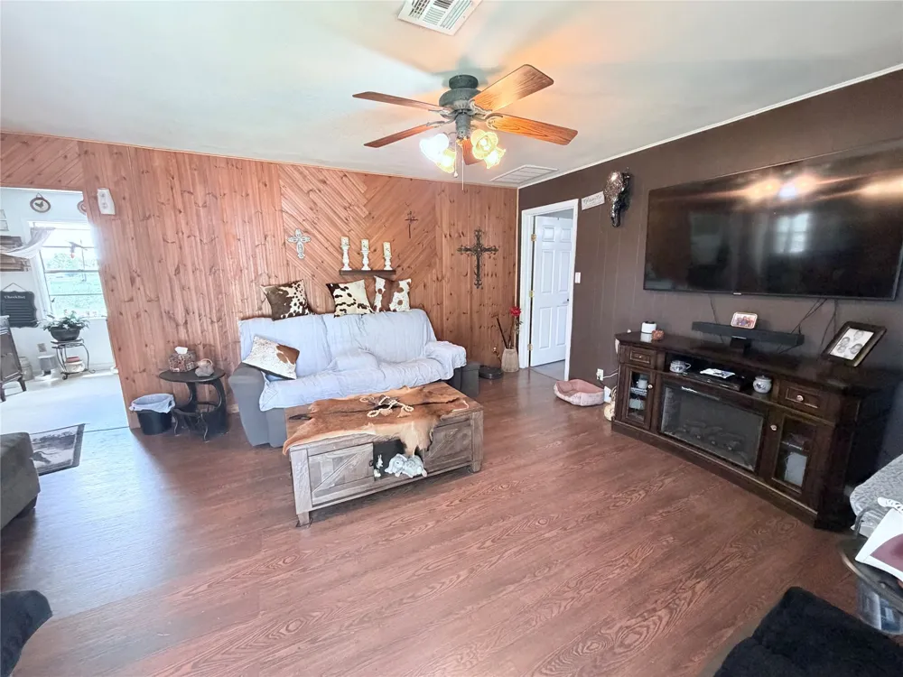 617 W 7th Street Kiowa, OK 74553
