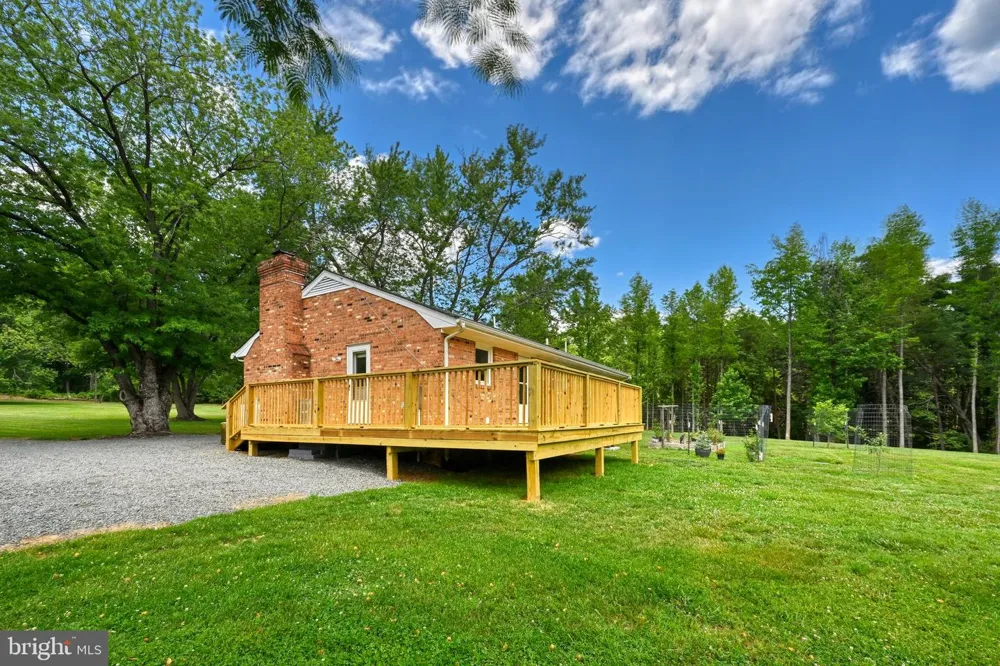 1142 ZACHARY TAYLOR HIGHWAY Mineral, VA 23117