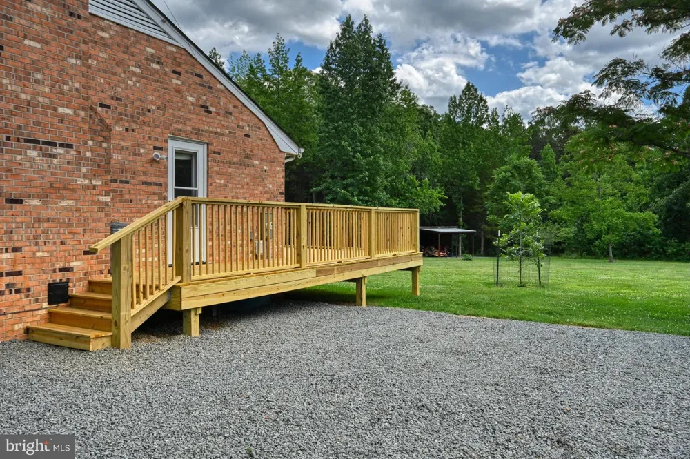 1142 ZACHARY TAYLOR HIGHWAY Mineral, VA 23117