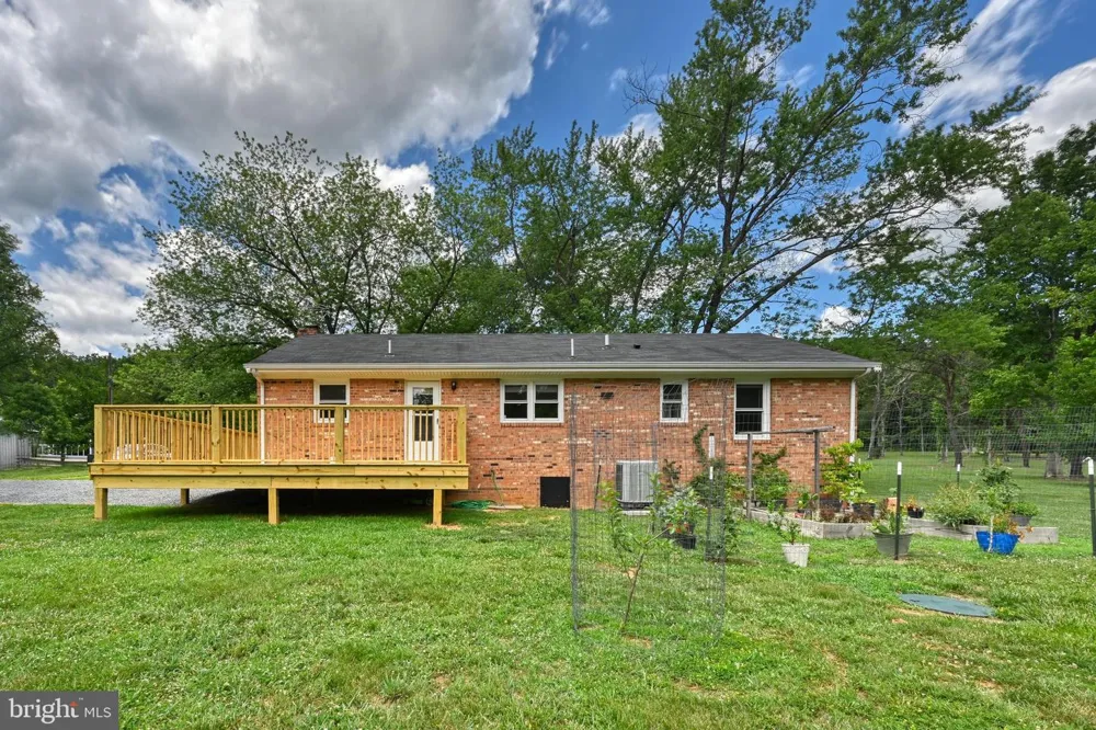 1142 ZACHARY TAYLOR HIGHWAY Mineral, VA 23117