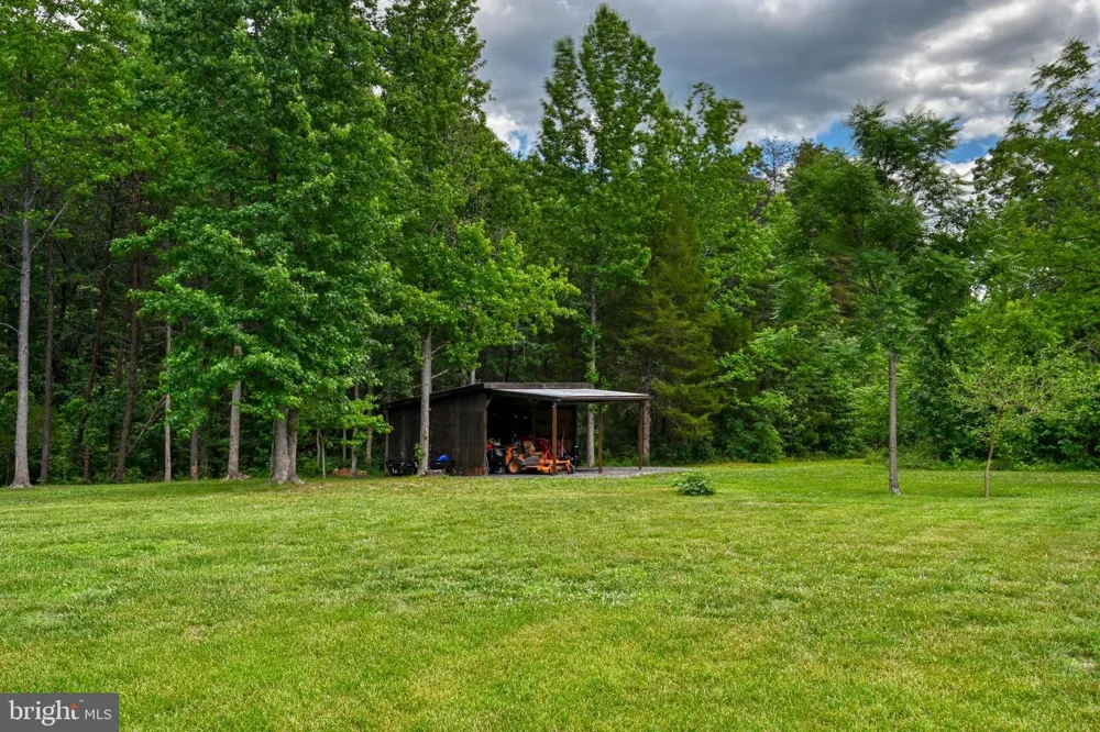 1142 ZACHARY TAYLOR HIGHWAY Mineral, VA 23117