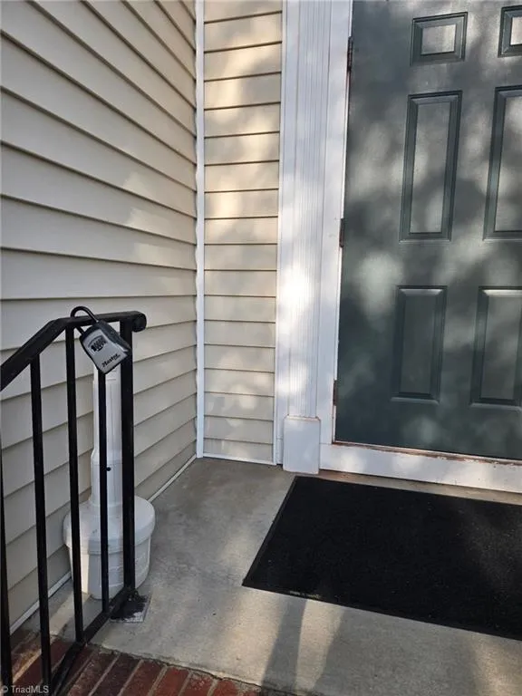 3733 MORRIS FARM DRIVE #3A Greensboro, NC 27409