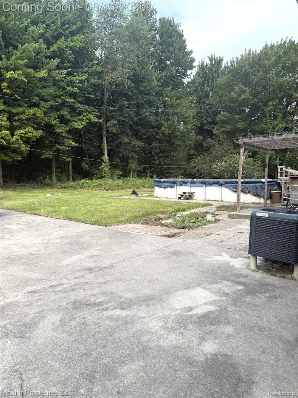 2595 Evergreen Lane Port Huron City, MI 48060